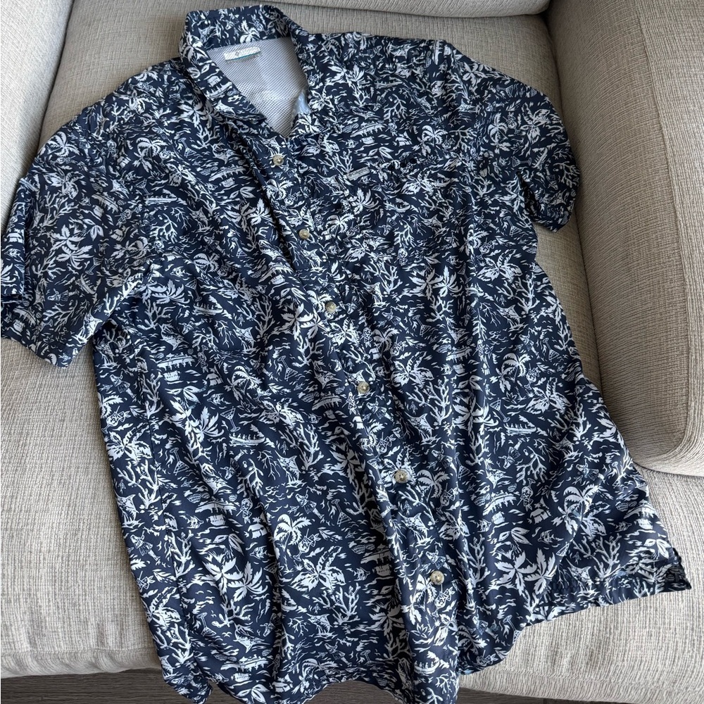 Columbia Dark Blue and White Patterned Men's Shirt